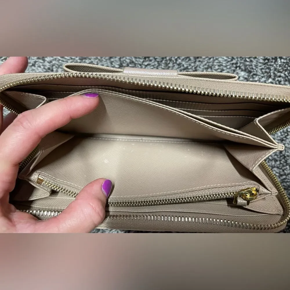 Prada Fiocco wallet